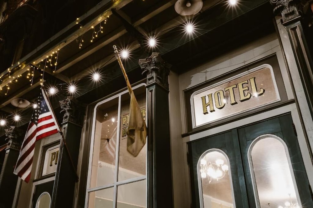 Historic Plaza Hotel 7/22