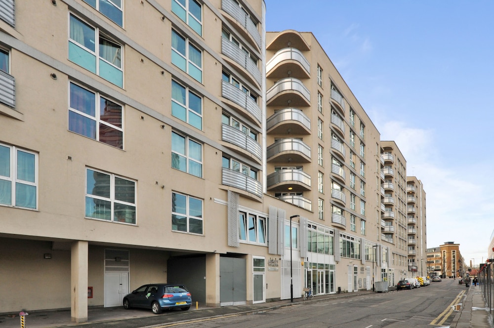 Access Apartments City 16/18