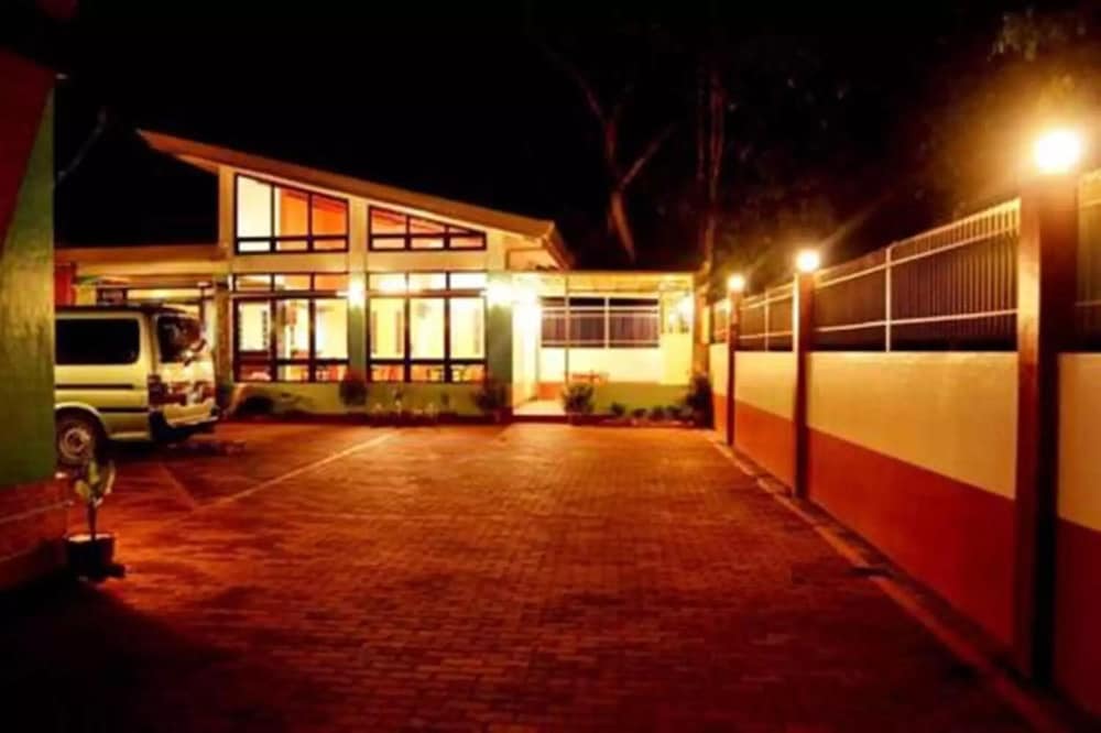 Julieta's Pension House 4/26