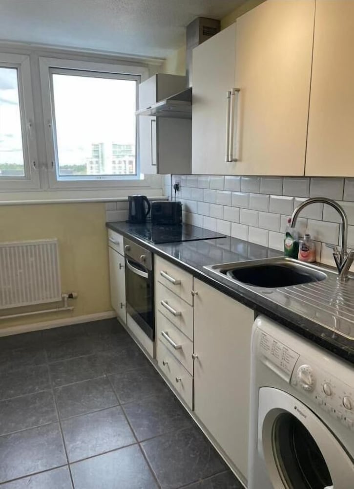 Victoria Centre Apartments &amp; Annexe 10/50