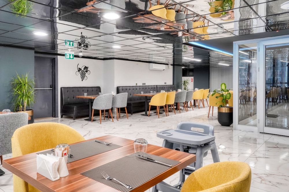 Ibos Hotels Izmir 48/64