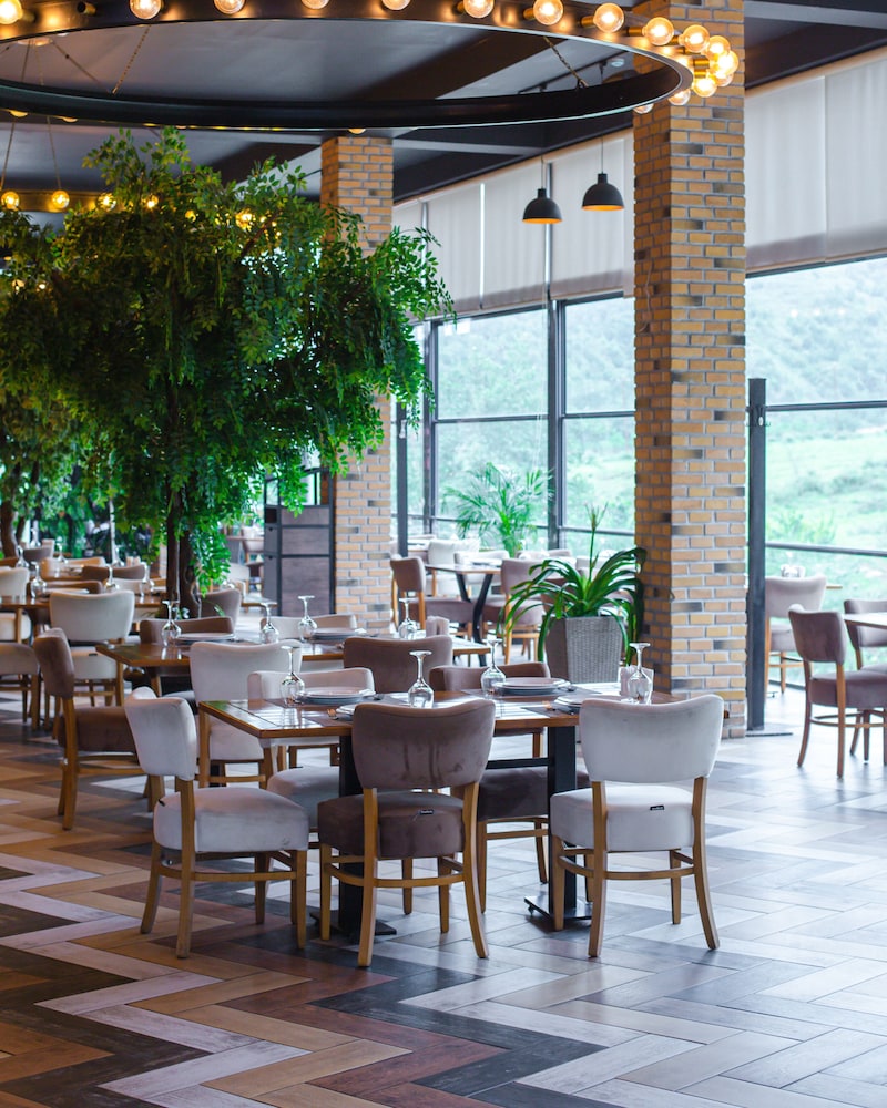 Riva Hill Resort 32/48
