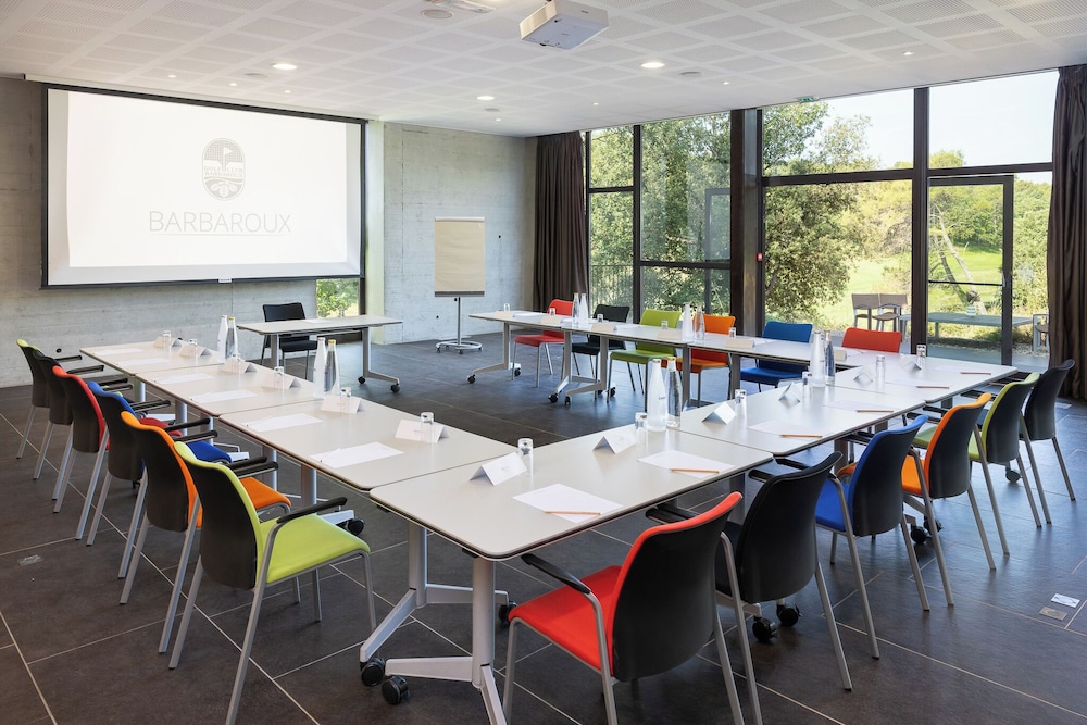 Mercure Brignoles Golf de Barbaroux and Spa 60/73