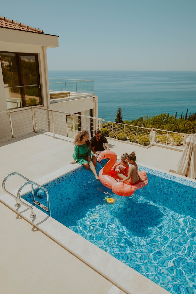 Ananti Resort, Residences and Beach Club 41/49