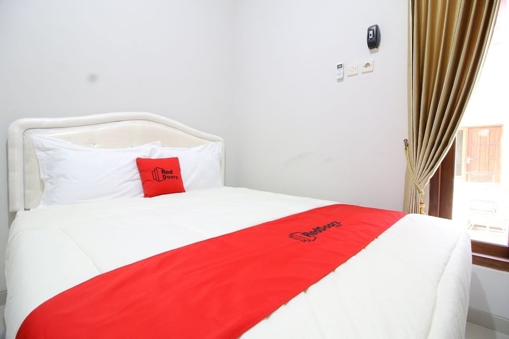 Reddoorz Plus Near Stie Ykpn 13/30