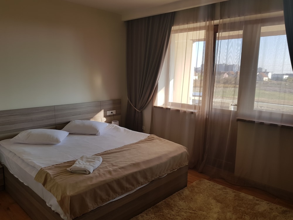 Cross Apart Hotel 5/44