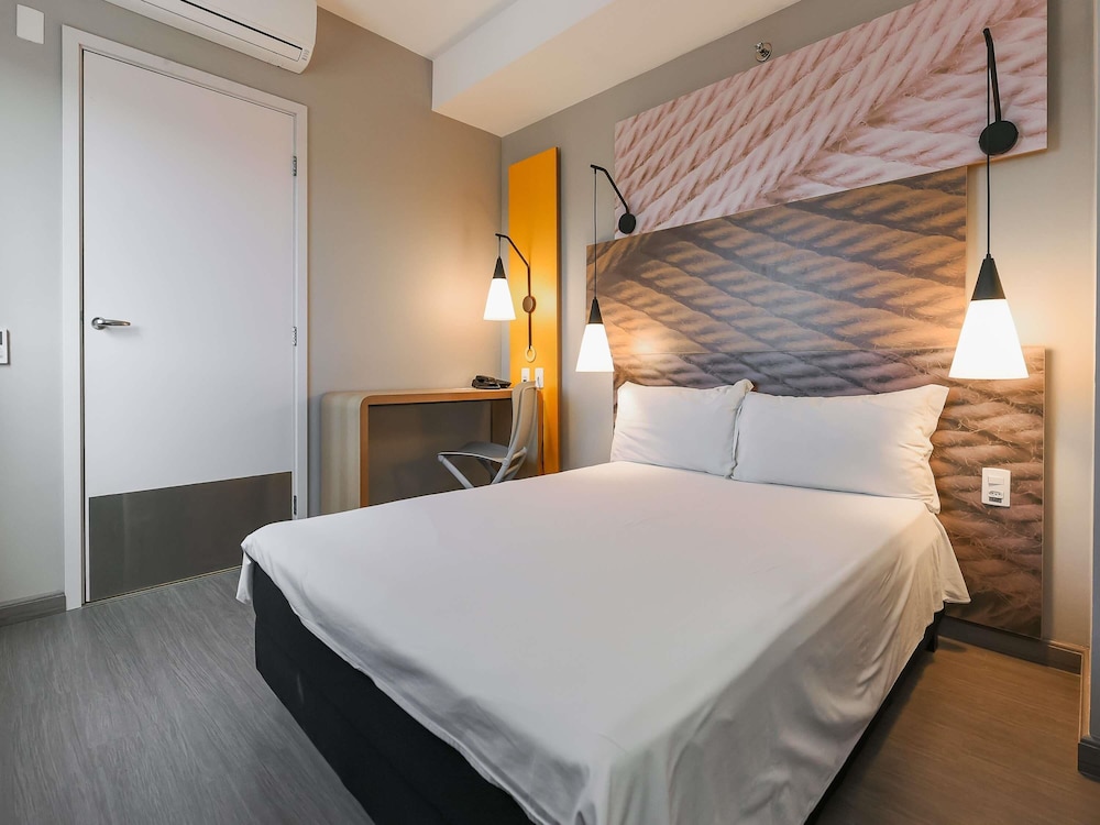 Ibis Jacarei 19/50