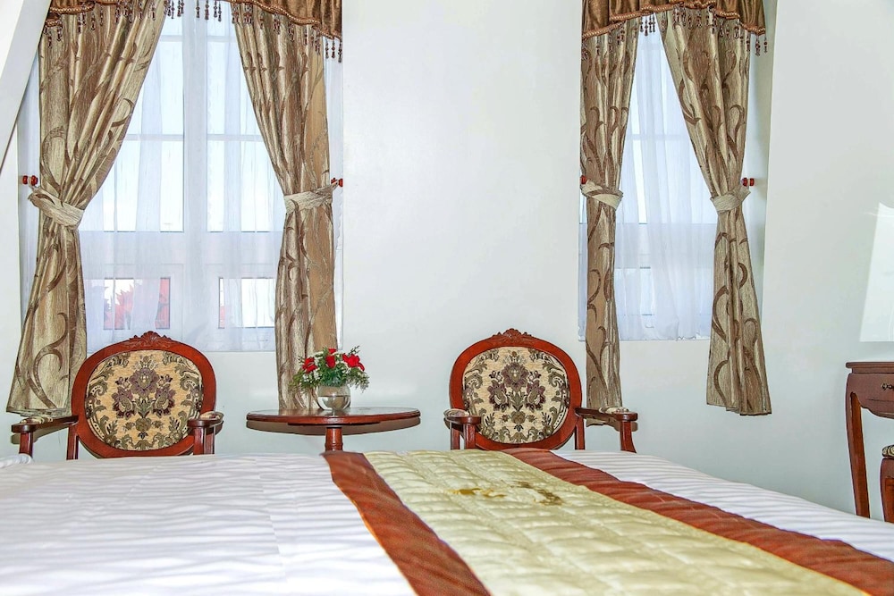 Diamond Hotel 17/22