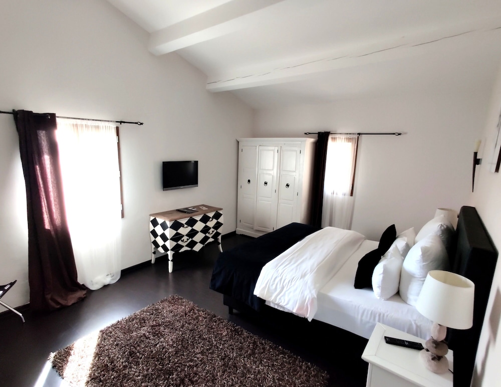 Maison Prestige Roberto Geissini 5/50