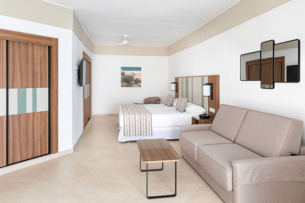 Riu Paraiso Lanzarote 18/67