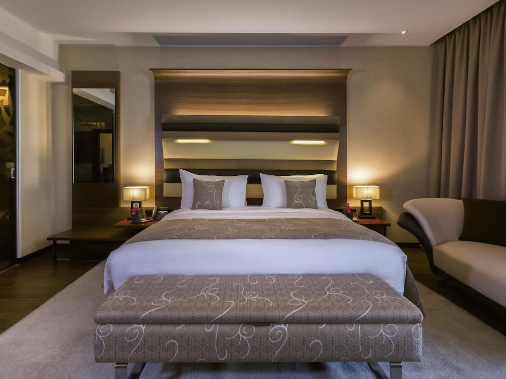 Ambassador, Suite, Double Bed, Lake View