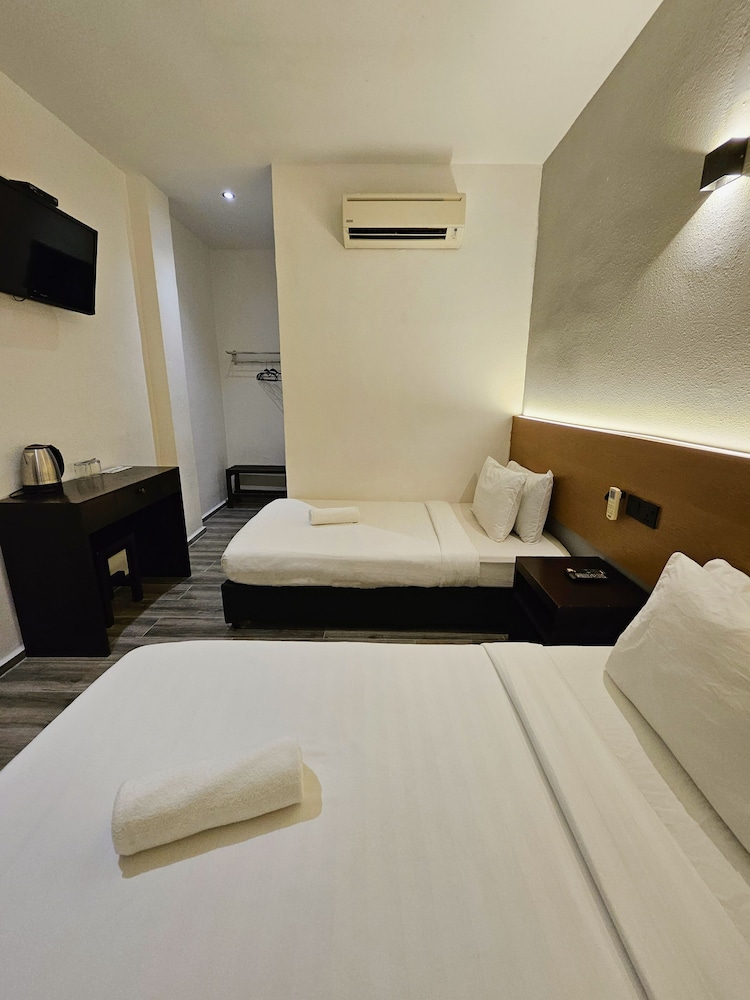 Georgetown Inn by Sky Hive 23/50