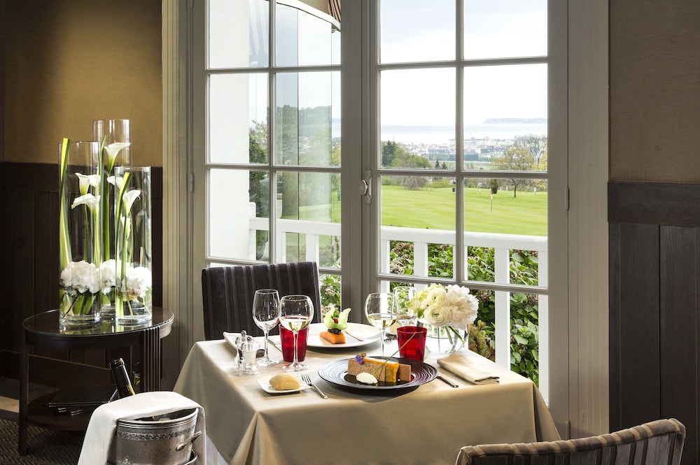 Hotel Barriere L Hotel Du Golf 56/75