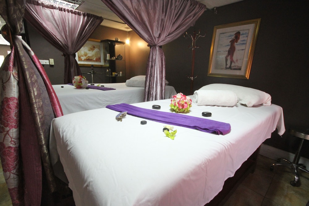Mount Meru Hotel 40/72