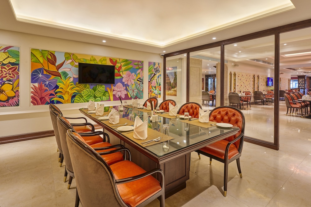 MAYFAIR Lake Resort, Atal Nagar, Raipur 34/50