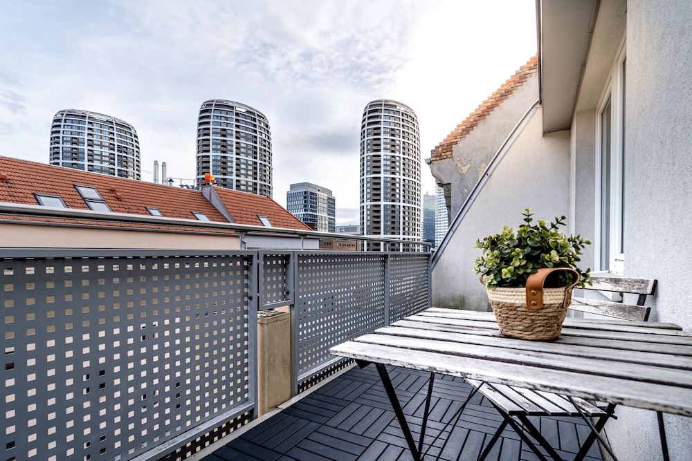 Ambiente Serviced Apartments - Centre 5/50