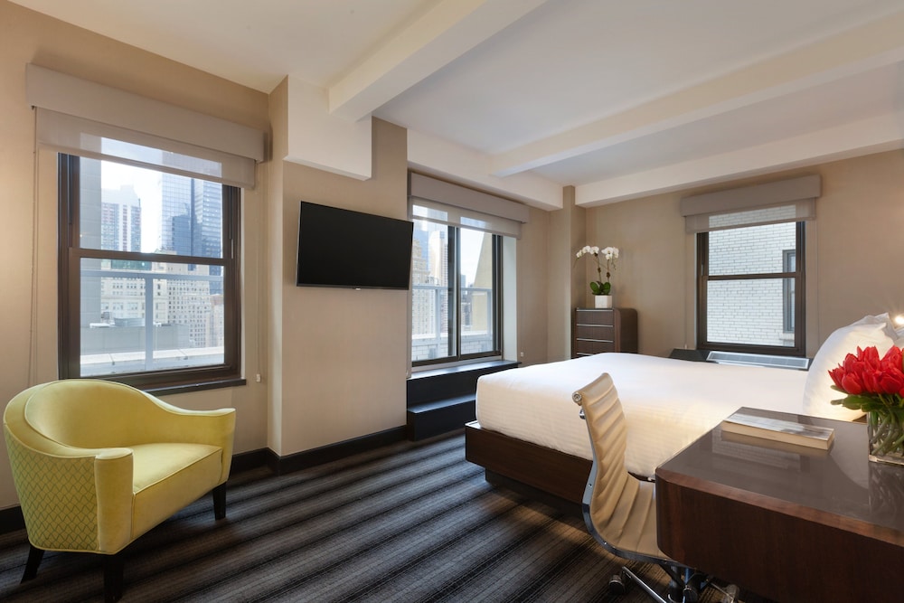 Hotel Edison Times Square 46/54