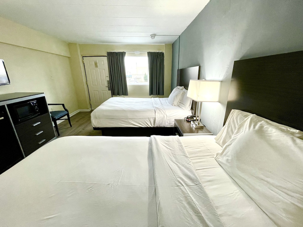 STANDARD, 2 QUEEN BEDS