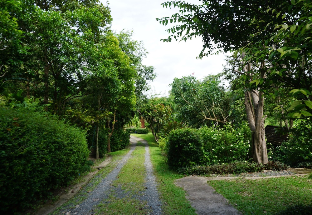 Mae Nai Gardens 46/50