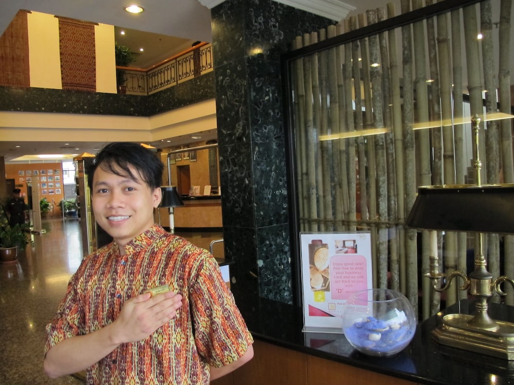 HOTEL GRAND CONTINENTAL KUCHING 67/89