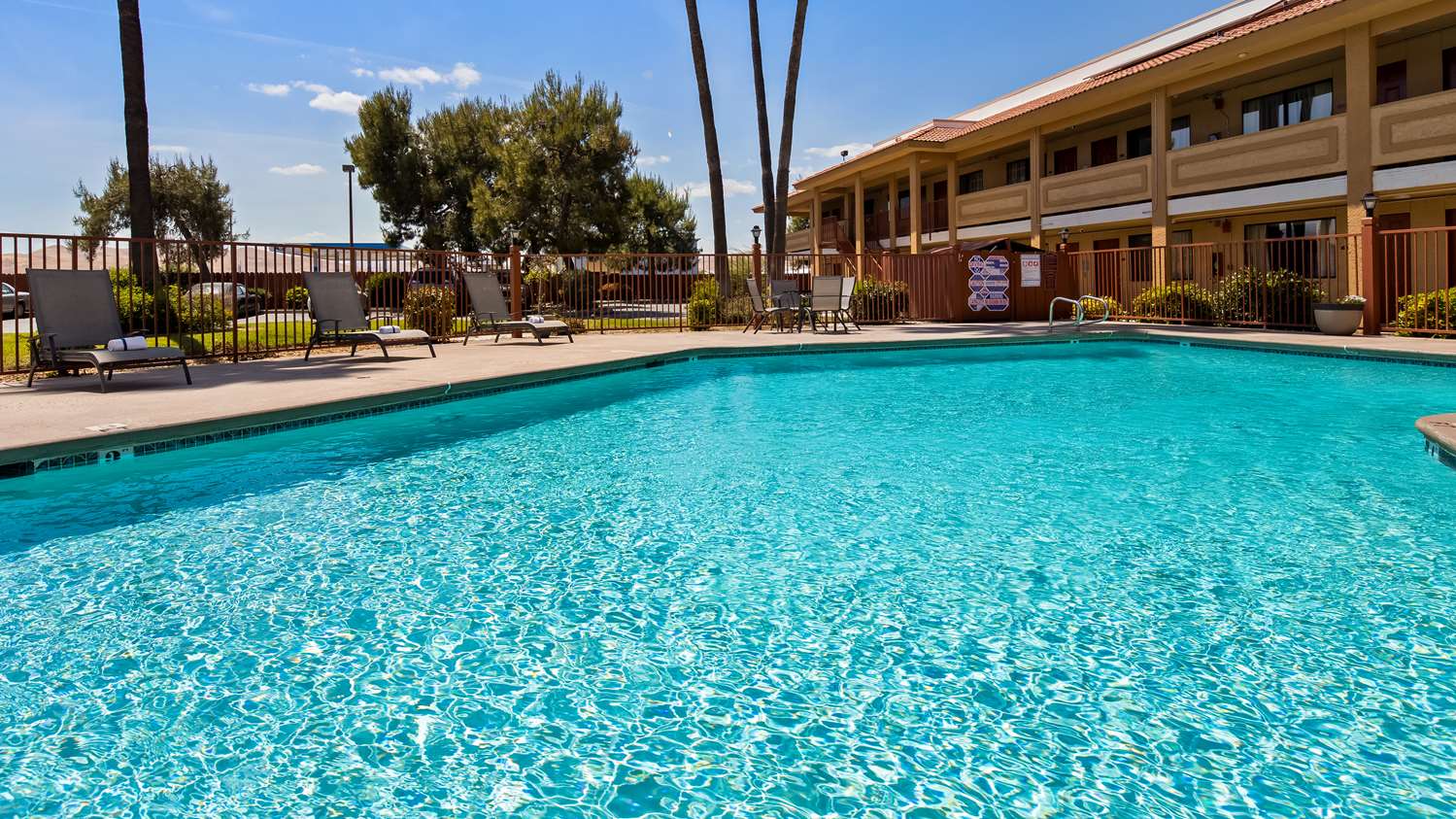 Best Western Apricot Inn 28/29