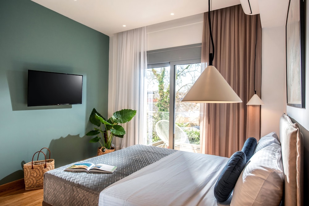 Kipos Boutique Suites 8/29