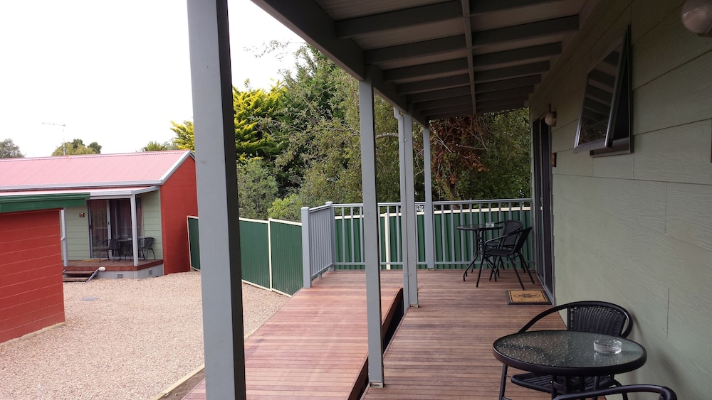 Daylesford Central Motor Inn 37/65