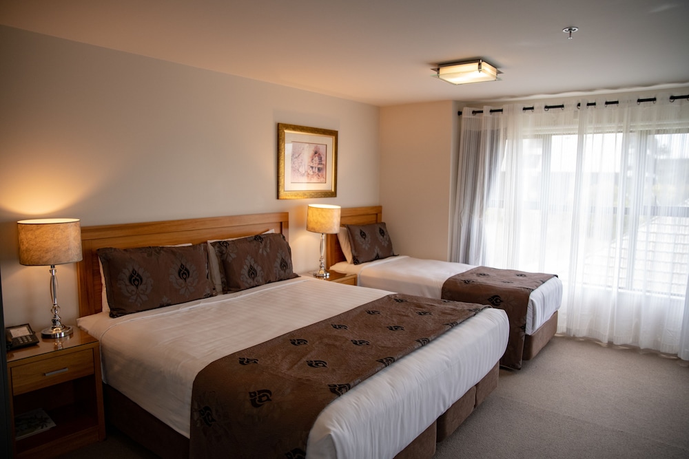 Quality Suites Alexander Inn 16/54