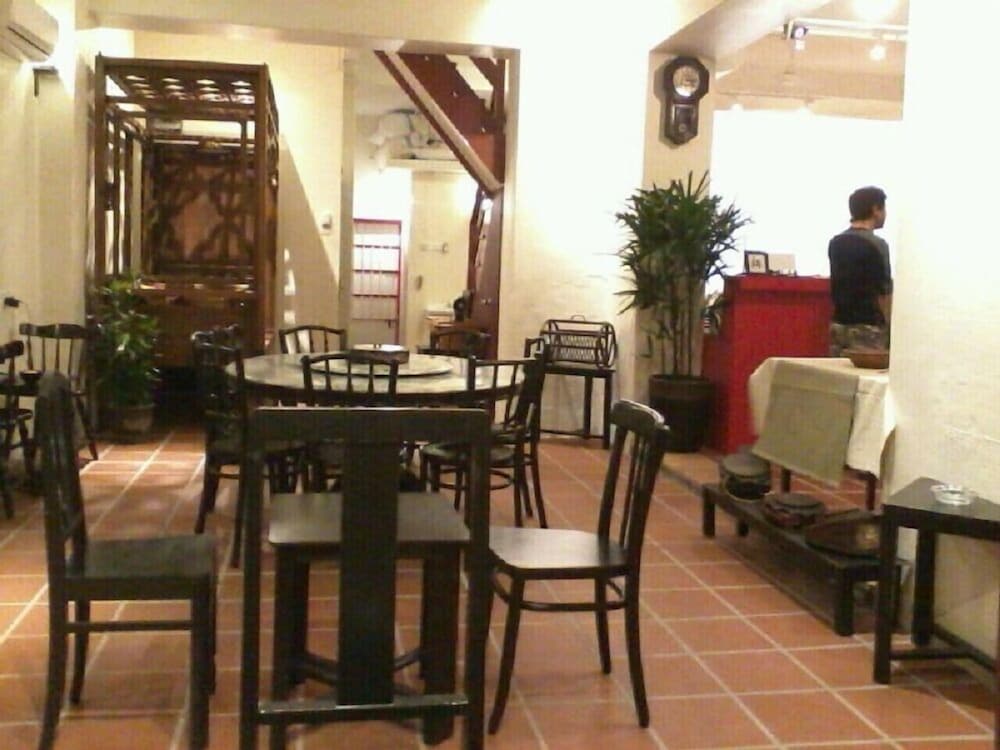 Red Inn Court 34/50