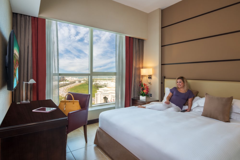 1 BEDROOM, SUITE