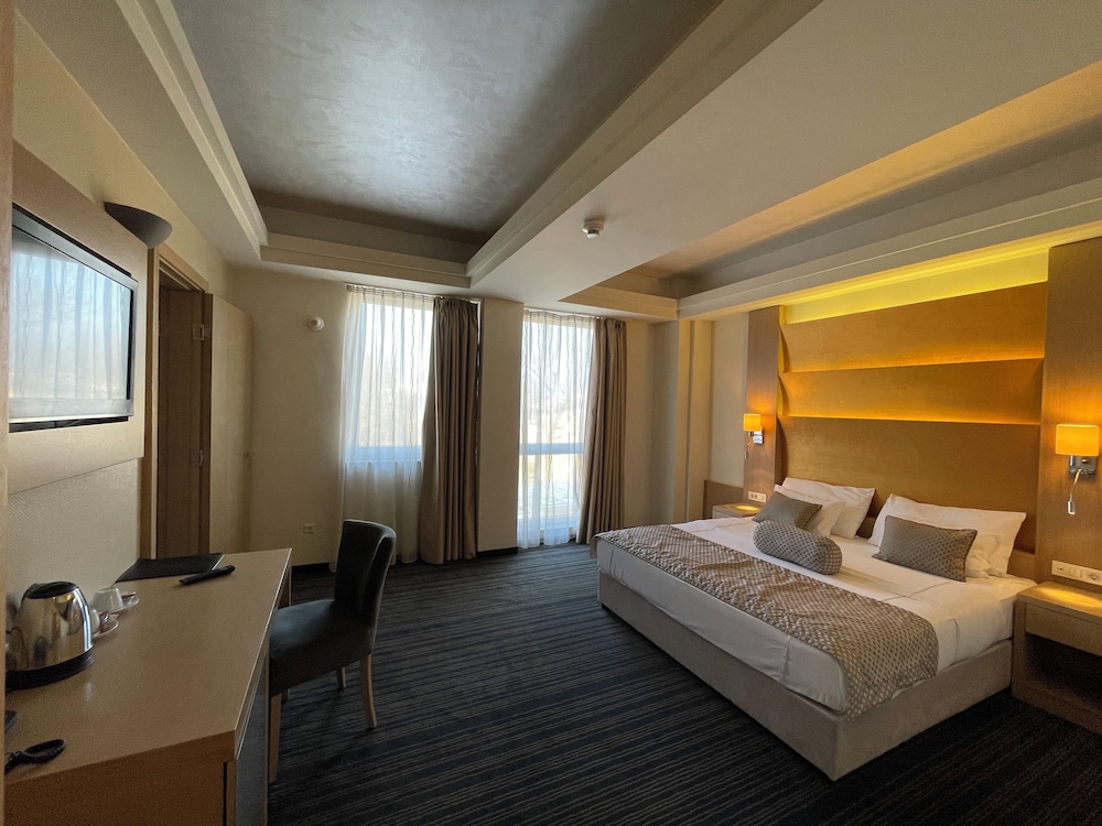 1 BEDROOM, DELUXE, DOUBLE OR TWIN BED, ACCESSIBLE