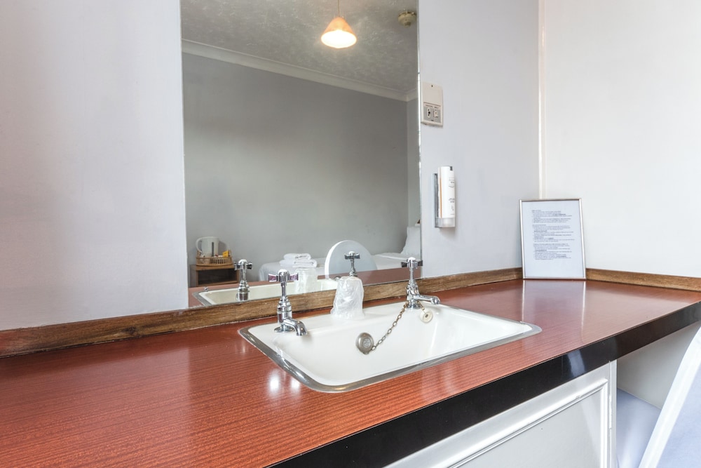 Best Western The Plough Hotel 49/50
