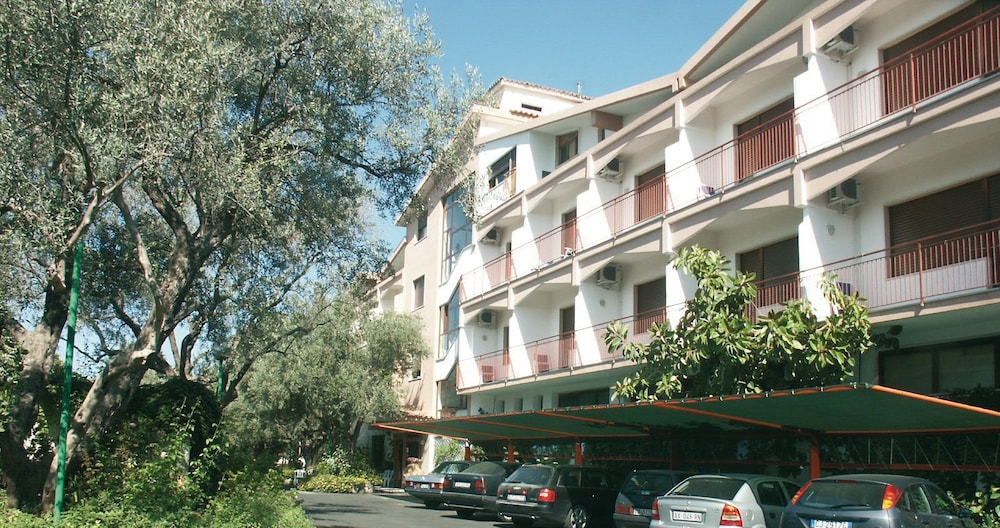 HOTELCLUB GUARDACOSTA 3/50