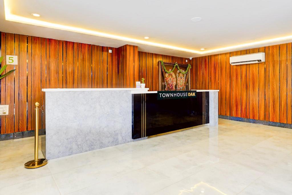 Hotel Grand Orchid 7/38