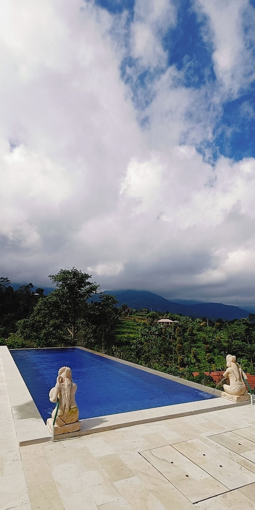 Camaradvipa Retreat Munduk 27/40