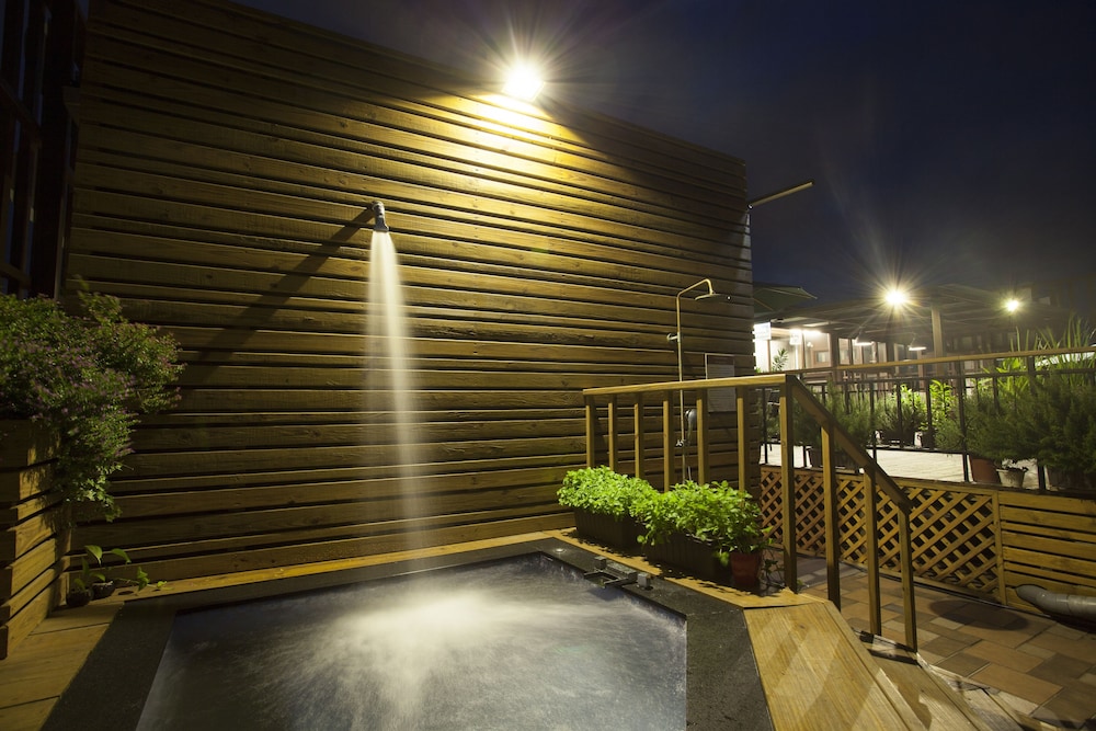 Lishiuan International Hotel 52/62
