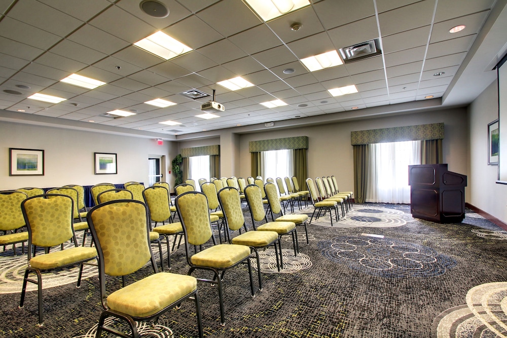 Holiday Inn Express Hotel and Suites Columbus At Northlake 49/57