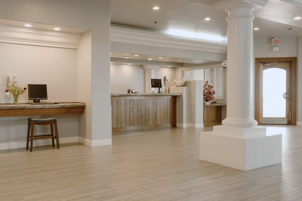 Tamarack Beach Resort Hotel 10/65