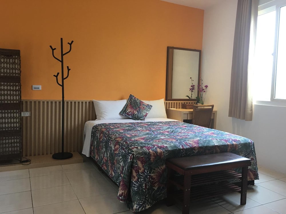 Palm Tree Hotel 15/37