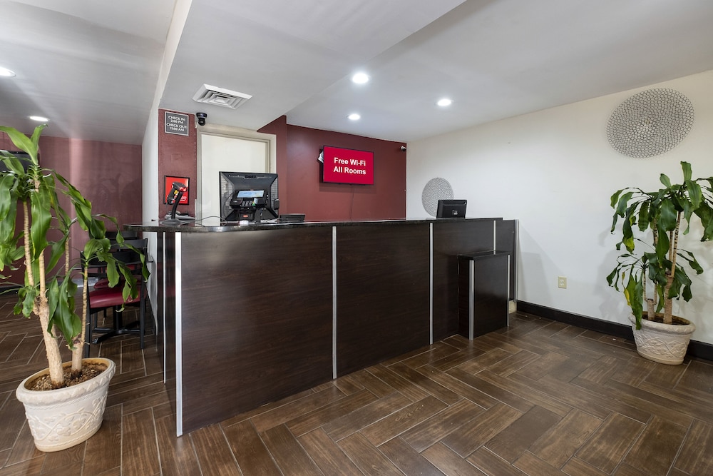 Red Roof Inn Raleigh North-Crabtree Mall/Lenovo Center 12/34
