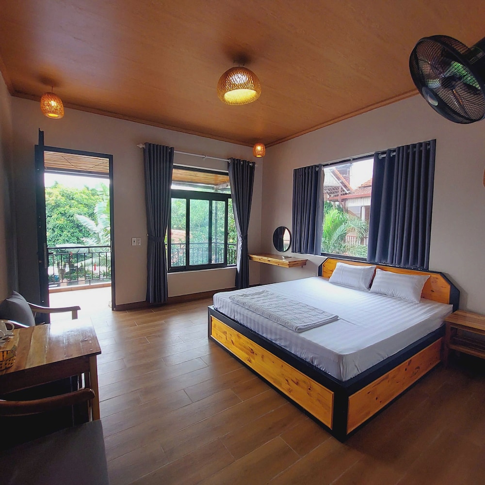 Ninh Binh Mountain Side Homestay & Cafe 22/67
