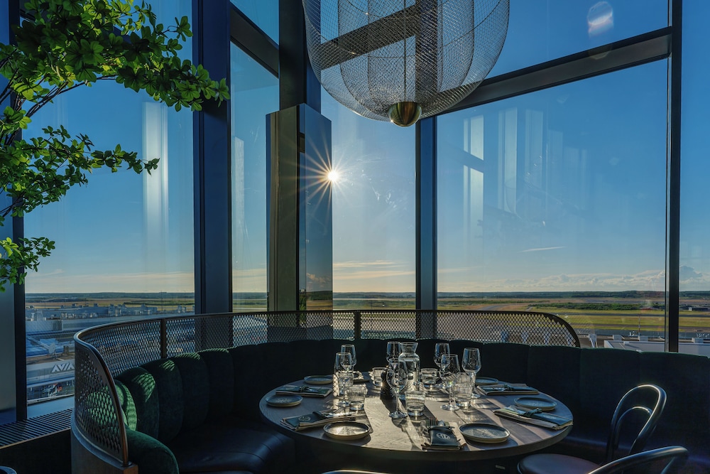 Clarion Hotel Helsinki Airport 49/65