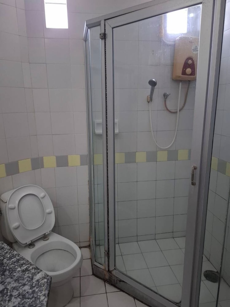 Lopburi Residence Hotel 43/46