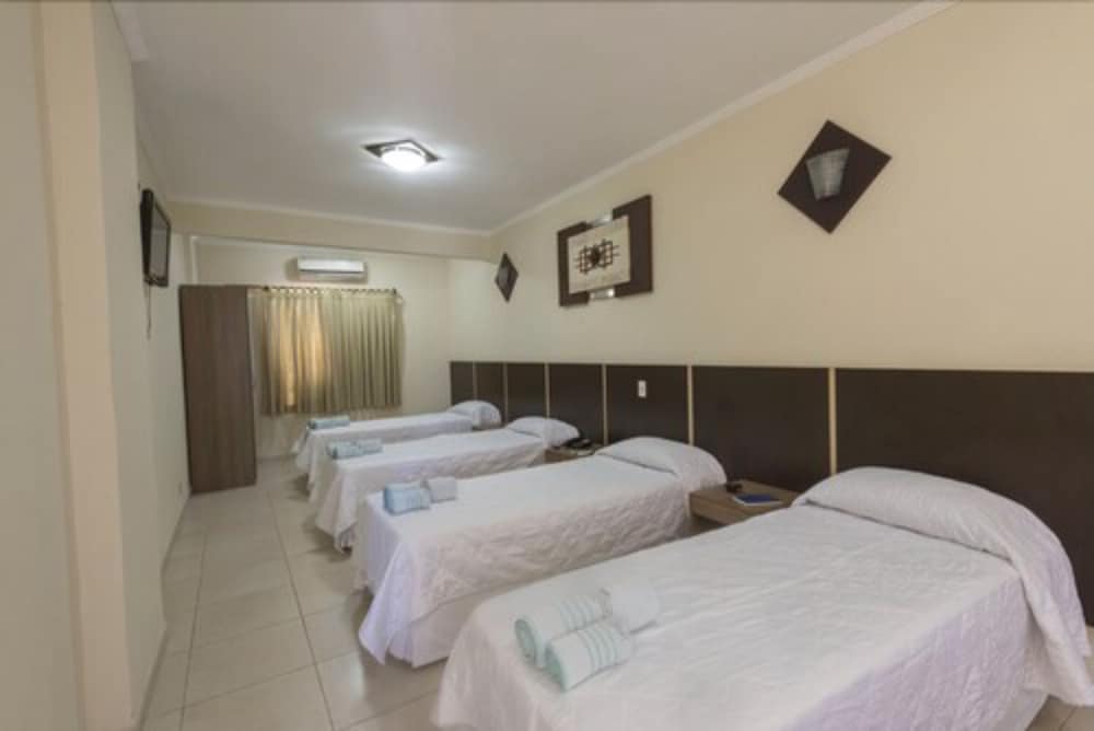 Monte Serrat Hotel 4/36