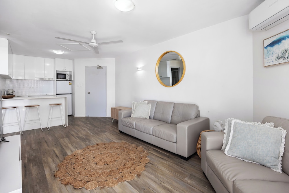 The Beach Retreat Coolum 50/74