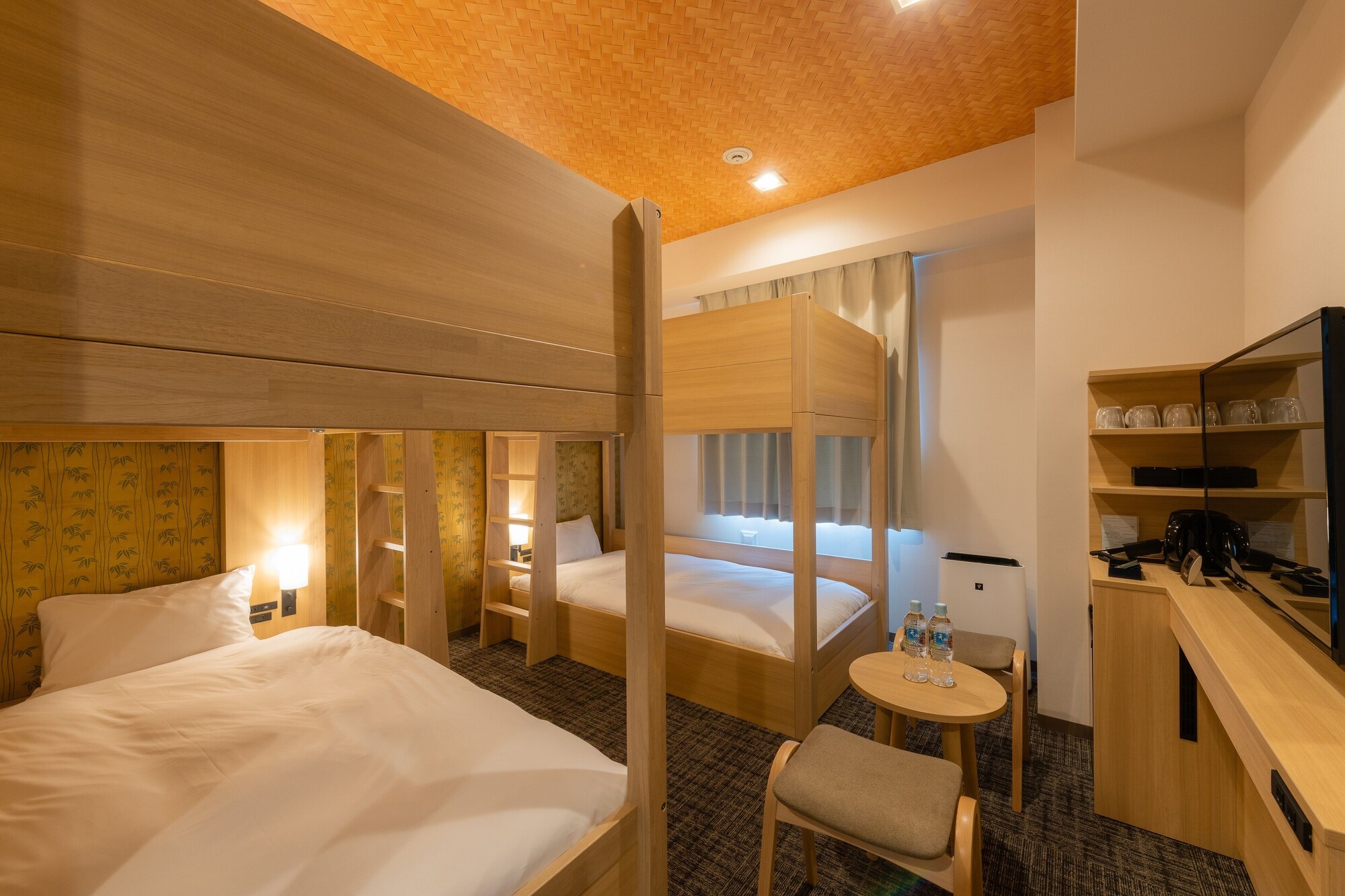 ROOM, QUADRUPLE, BUNK BEDS
