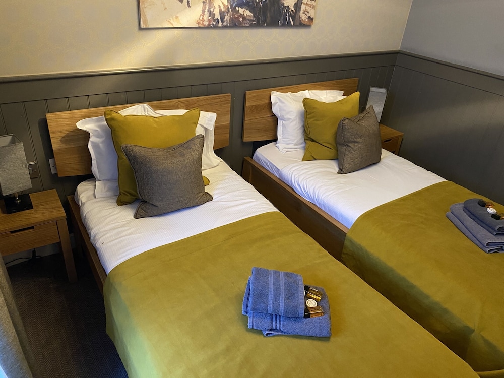 The Tower Arms Hotel 9/50