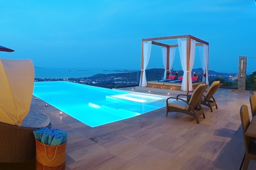 Luxury Villa Crystal Blue 16/21