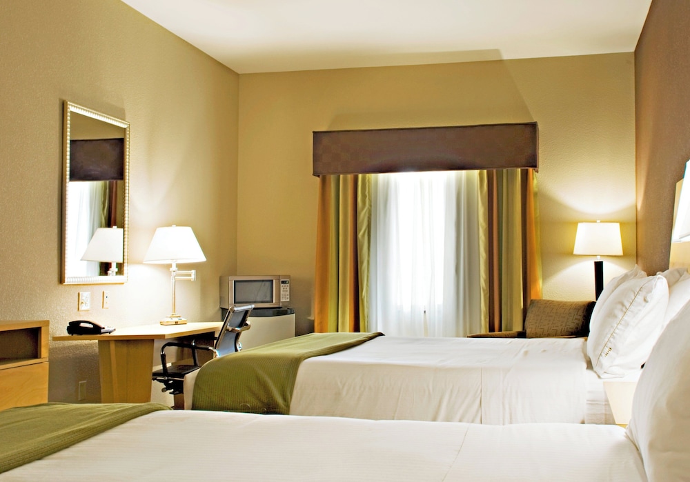 Standard, 2 Queen Beds, Accessible
