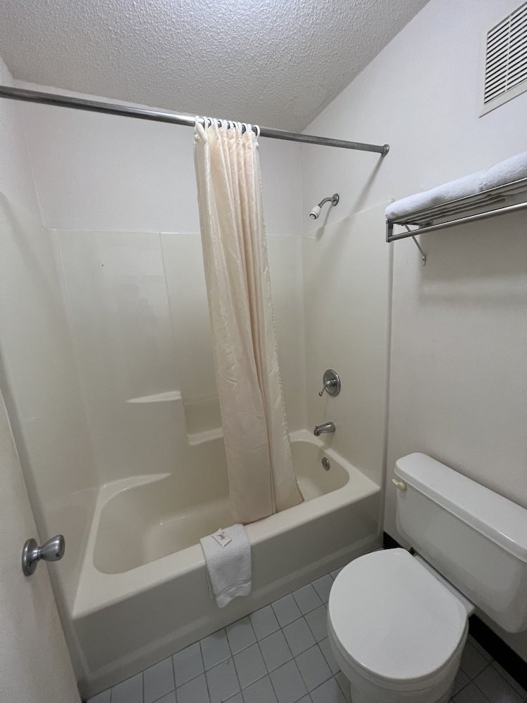 Garden Inn & Suites 22/53